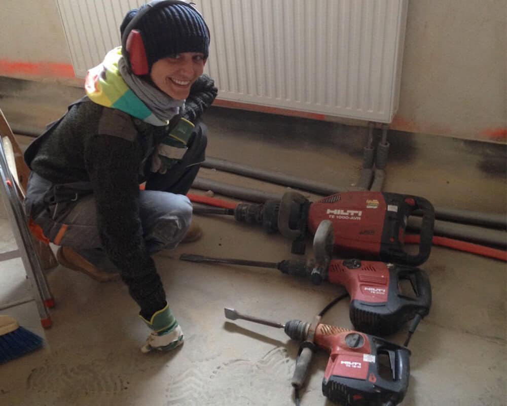 Steffi auf der Baustelle